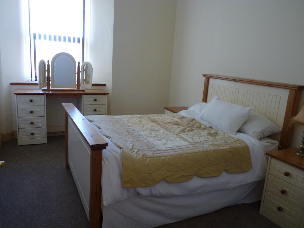 Old Police House Bed and Breakfast Haverfordwest Δωμάτιο φωτογραφία